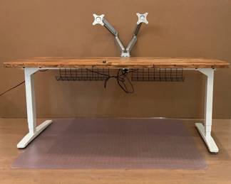 Uplift Desk