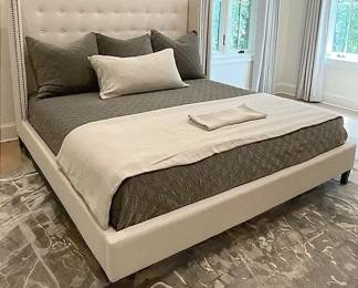 Upholstered Bed Tempurpedic 