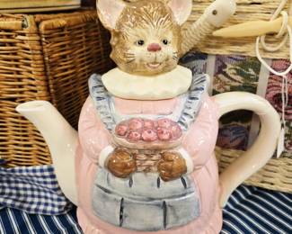 cat teapot