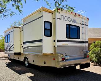 BID on this pristine motorhome. Come to the sale to see this motorhome and place bid at register. Just like the home this couple kept, immaculate. Photo of the details of this motorhome is in this listing. Please read the photo details for all the information on this 2004 Motorhome with 2 slide outs with 50K miles. Runs like a charm. So well taken care of. Sleeps 6 people. Dining turns into a bed and sofa turns into a bed and there is a slide out master bedroom. Bathroom with toilet and sink and then a separate shower. Plus the Burr Lift supports up to 4000 lbs!