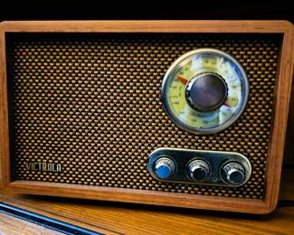 Victrola radio