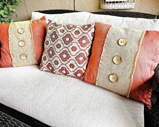 Outdoor patio cushioned bench