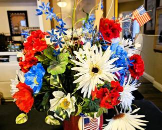4th of July floral decor