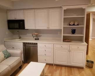 Wet bar; microwave oven; undercabinet fridge 