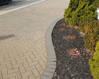 Hardscape driveway pavers