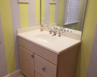 Bath vanity