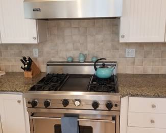 36 inch Viking range & range hood