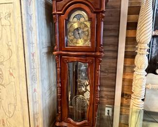 Grandfather clock w/brass & crystal pendulum 