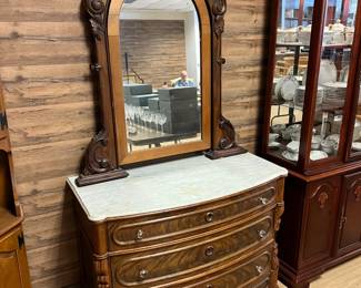 Antique Walnut Victorian m/t dresser w/mirror.