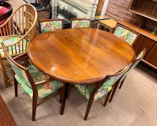Mid Century Modern dining table w/leaf & 6 chairs Made in Denmark.  teakwood