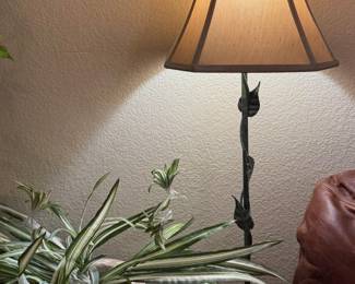 Leafy vine floor lamp