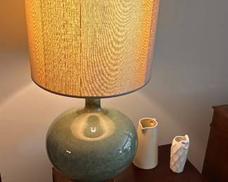 Unknown maker, beautiful ceramic MCM lamp on wood stand very nice