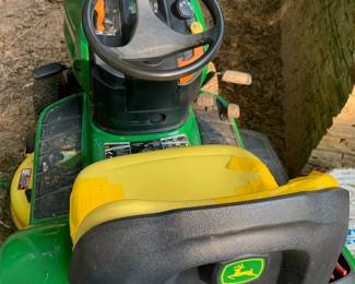 John Deere X350 Lawn mower/tractor