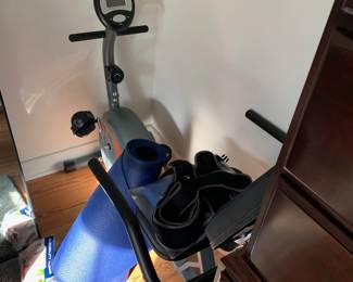 Exercise equipment 