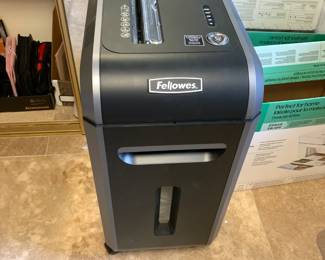 #39	Fellowes Paper Shredder - 99CI 	 $125.00 
