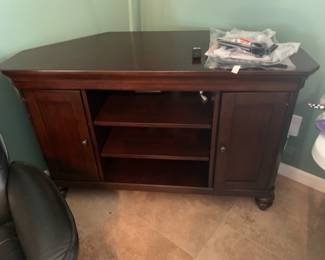 #30	Wood Corner TV Stand w/2 doors & 4 shelves - 48x22x31T	 $100.00 
