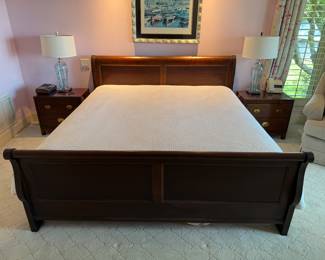 King Sleigh bed