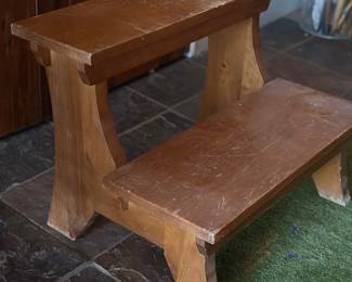 1226 Wooden Stool