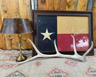 1226 TX Flag and Decor