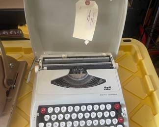 Electric typewriter