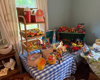 This is the left bedroom.