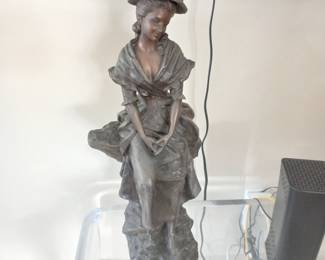Twenty five inch brownz statue