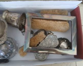 The Sterling silver individual pieces. You're more as a set like several sets. Role set up a Sterling silver flatware
#1. 80 pieces
#2 120 pieces, which have 40 pieces for serving.
#3 60 pcs set
#4 64 pcs set
They are all presidential quality and very. We're pattern make by top companies all made on early19th centuries.
 Cherry.  I like your stamina