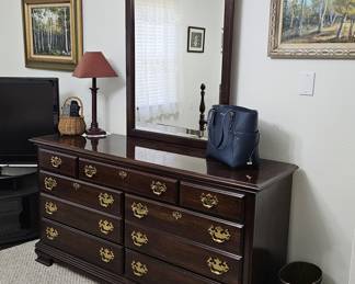 Dresser