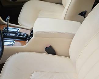 Front seats of the Jaguar