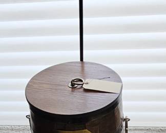 Barrel cooler, on wheels with cover