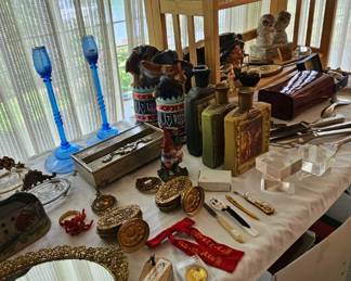 Mirrors, figurines, Tobys, paperweights, Beam bottles