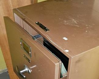 Locking safe