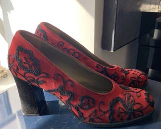 Yves Saint Laurent Embroidered Black on Red Heels Pumps 9.5 