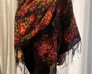 Pavlovo-Posad Russian Shawls