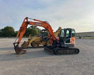 DOOSAN EXCAVATOR 2019