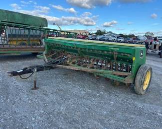 JOHN DEERE 8300 GRAIN DRILL