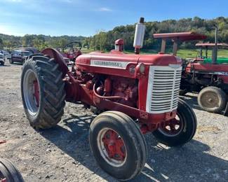 INTERNATIONAL W-9 TRACTOR
