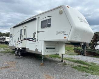 CAMPER