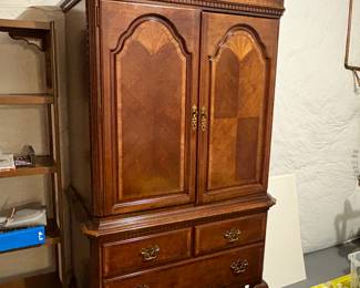 Queen Anne double door curio cabinet 
Armoire