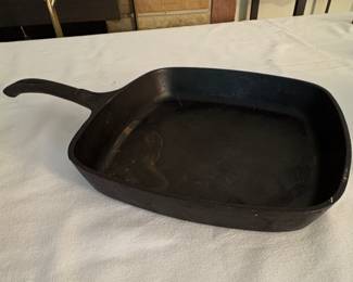 Vintage Wagner Ware Sidney O Cast Iron Square Skillet.