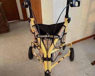 Drive Medical Winnie Lite Supreme 3-Wheel Rollator Walker