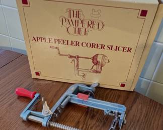 Pampered Chef Apple Peeler Cord Slicer 