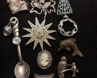 Vintage Brooches 
