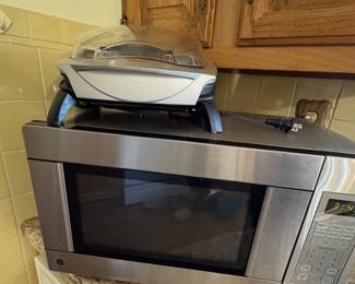 GE Profile Series Countertop Microwave