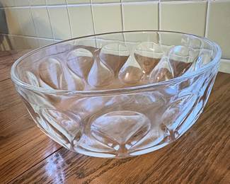 Vintage Teardrop Pyrex Lidded Dish- Overware 