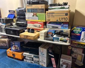 Electronics explosion!!! Sony,Samsung,Toshiba,Sanyo,Panasonic,Mitsubishi,Emerson,Onkyo,JVC and many more.