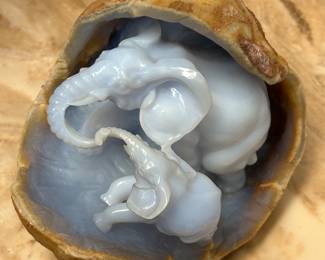 Agate Geode Carving. Must see ! 