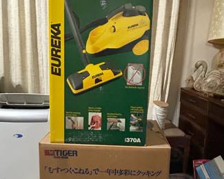 NIB steamer by Eureka