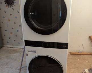 Like new LG washer/dryer