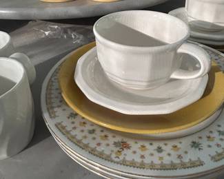 Pfaltzgraff stoneware mixed with bone china!